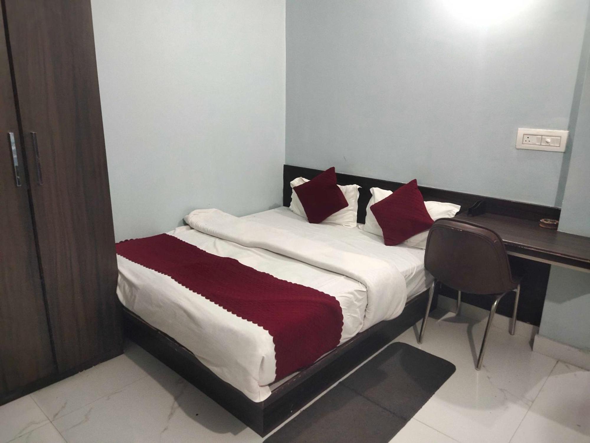 Hotel O Home Aditya Inn Suits Homestay Ayodhya Exterior photo