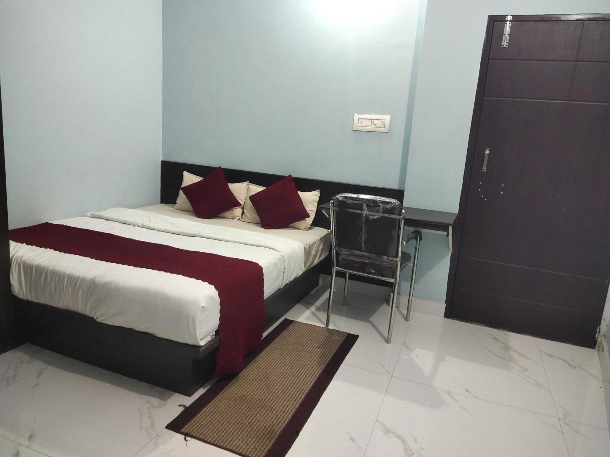 Hotel O Home Aditya Inn Suits Homestay Ayodhya Exterior photo